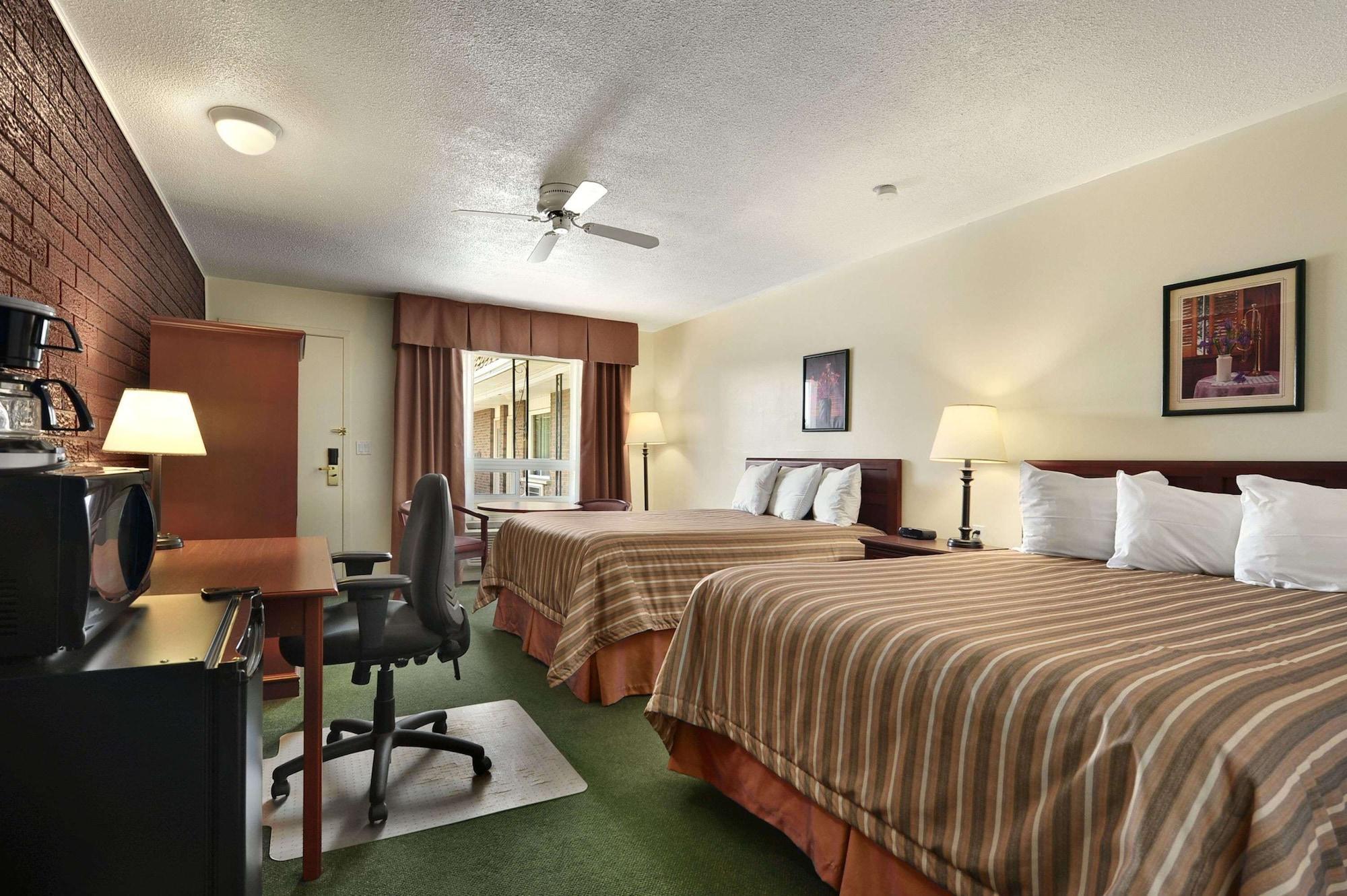 Travelodge By Wyndham Simcoe Eksteriør billede