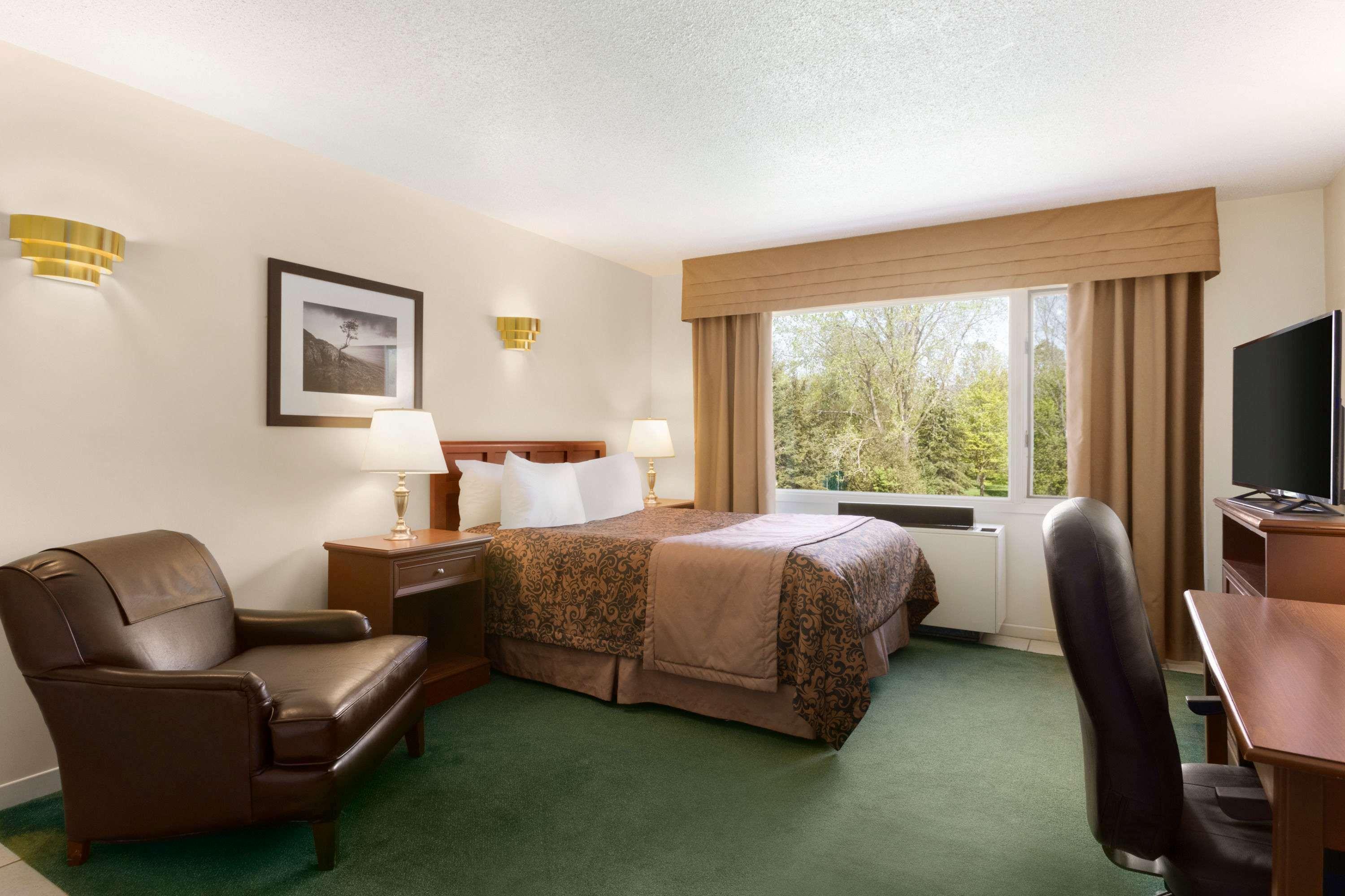 Travelodge By Wyndham Simcoe Eksteriør billede