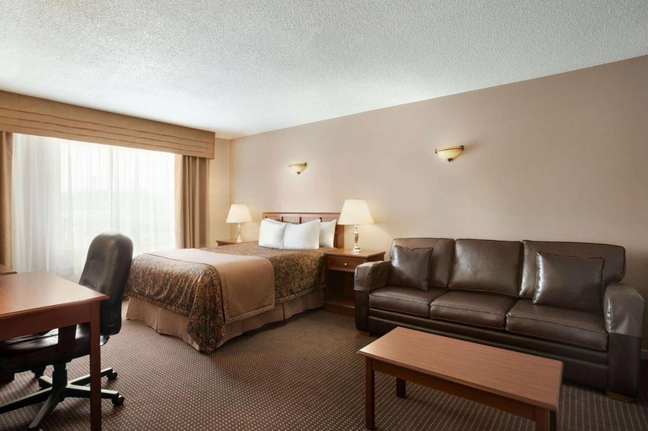 Travelodge By Wyndham Simcoe Eksteriør billede