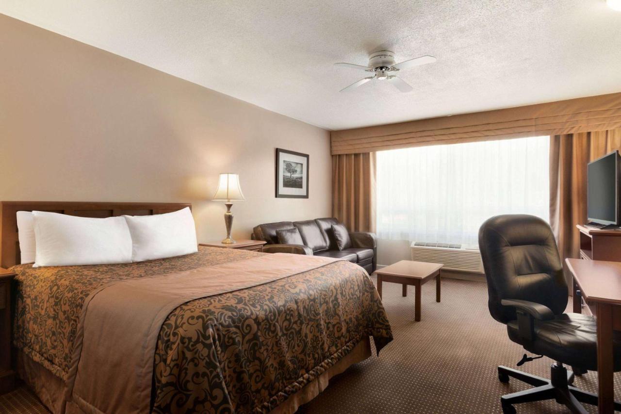 Travelodge By Wyndham Simcoe Eksteriør billede