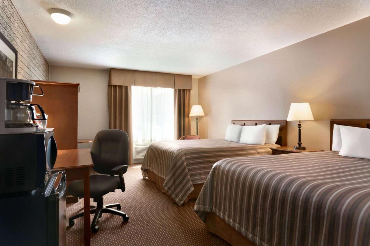 Travelodge By Wyndham Simcoe Eksteriør billede
